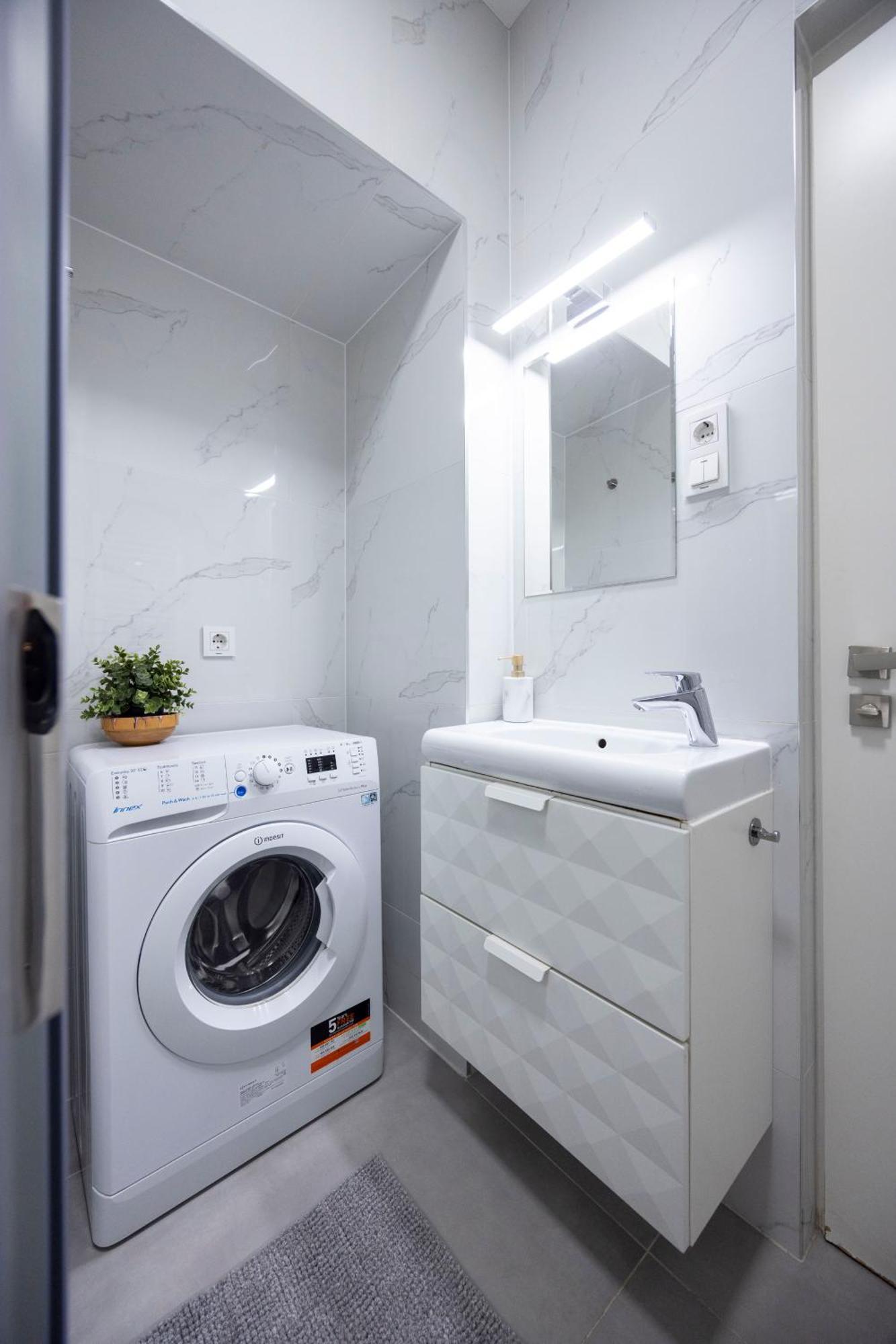 Spacious Cozy Home With 4Bedroom In The Heart Of Bp Budapest Esterno foto