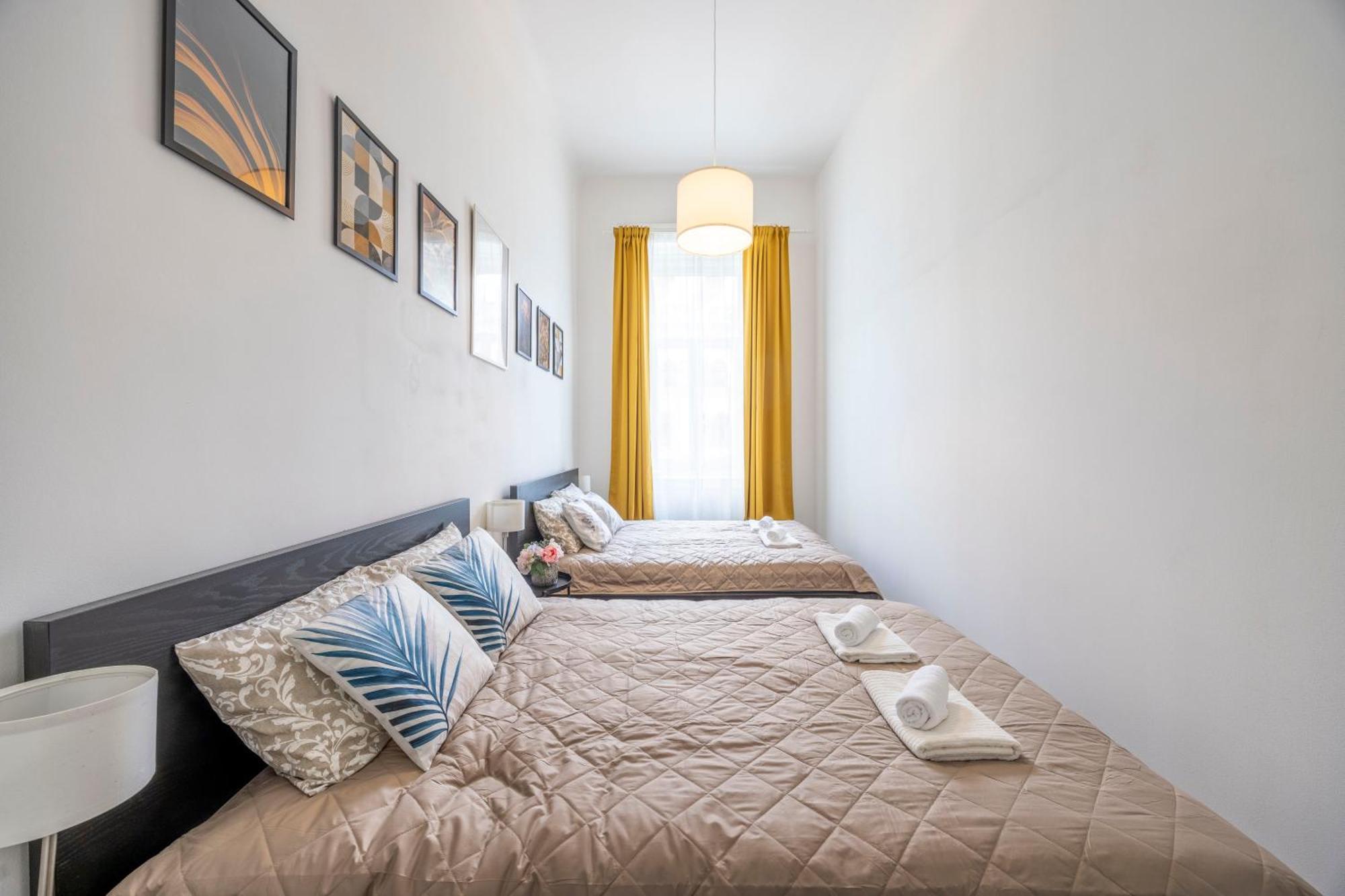Spacious Cozy Home With 4Bedroom In The Heart Of Bp Budapest Esterno foto