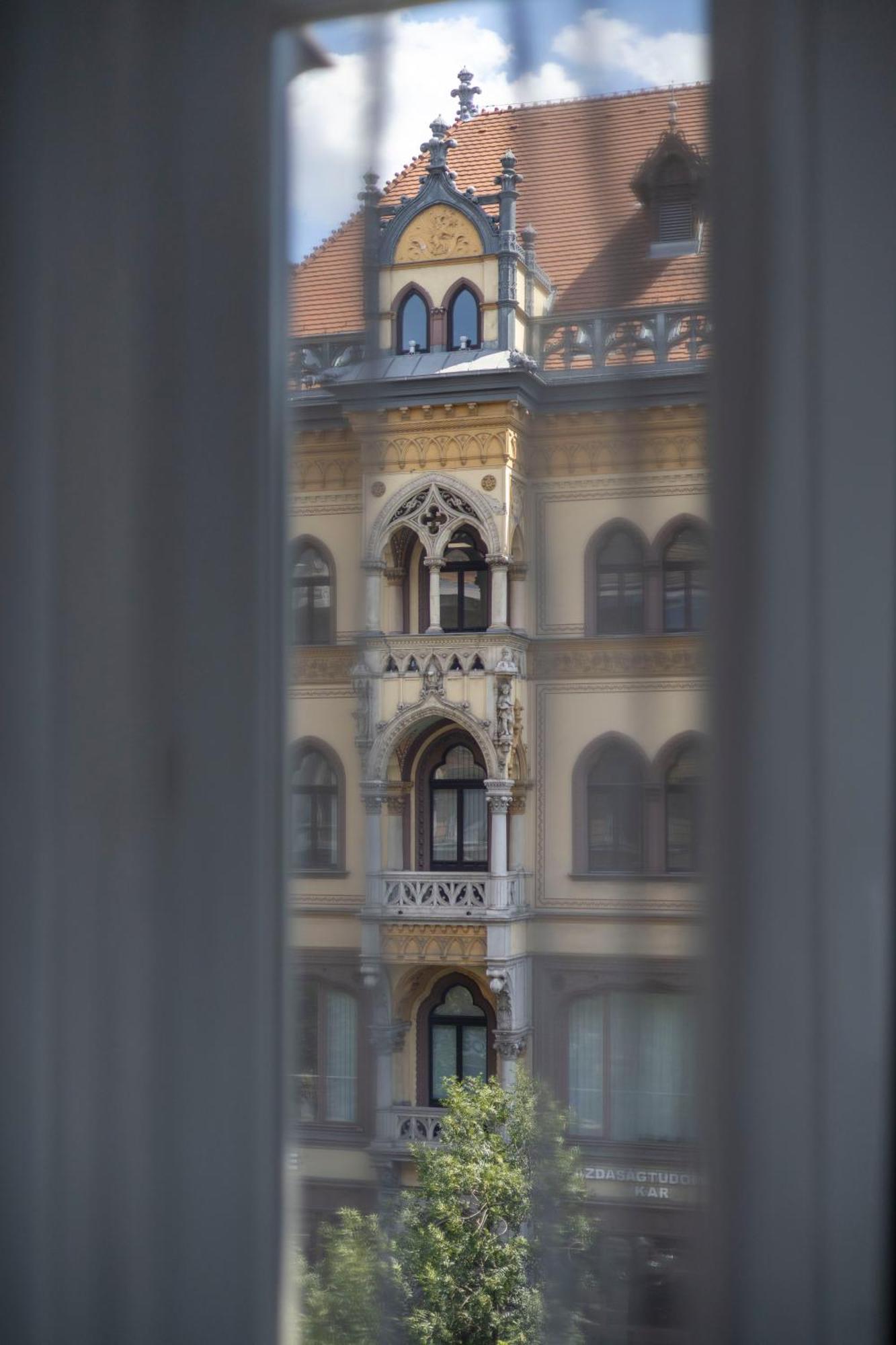 Spacious Cozy Home With 4Bedroom In The Heart Of Bp Budapest Esterno foto